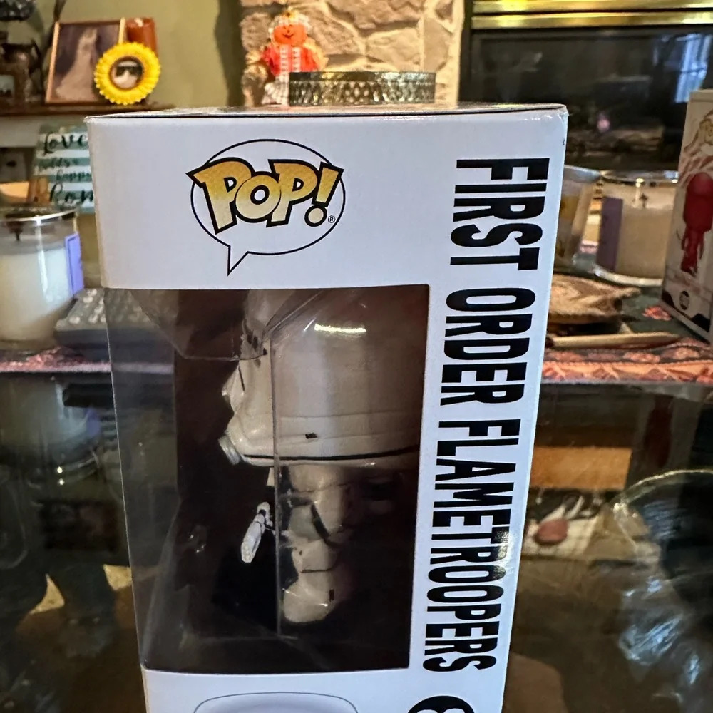 Funko Pop! Vinyl: Star Wars Bobble-Head First Order Flametrooper #68 - Picture 5 of 6